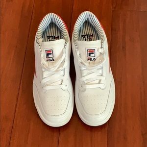 Fila Mens Tennis shoe